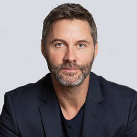 agent headshot