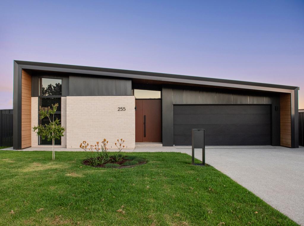 255 Clifton Bvd, Griffith, NSW 2680