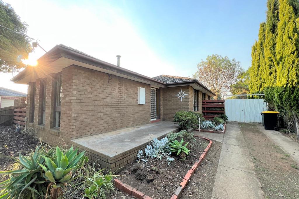 18 Kurrajong Cres, Melton South, VIC 3338