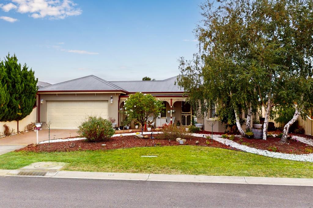 8 RAVELLO CCT, POINT COOK, VIC 3030