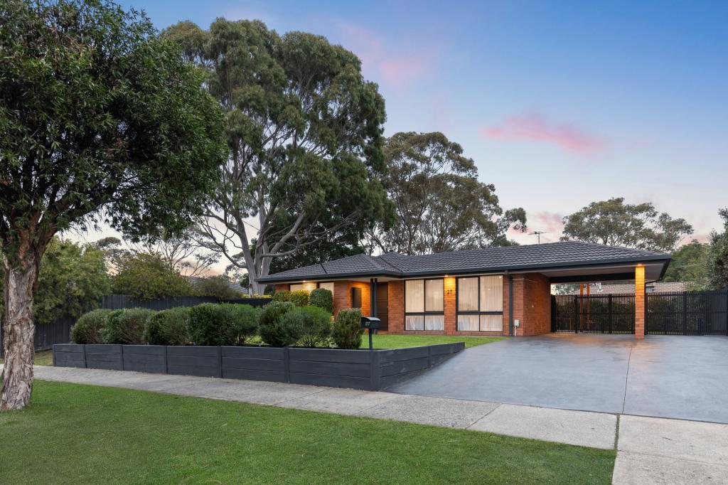 27 Richard Dr, Langwarrin, VIC 3910