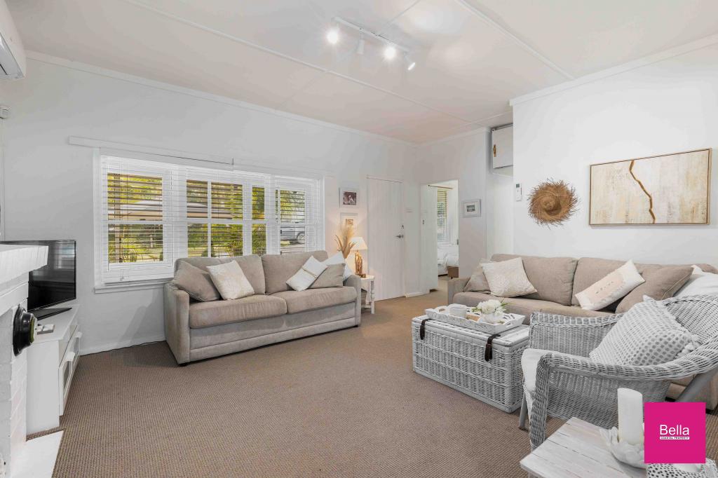 15 Jacaranda Ave, Bendalong, NSW 2539