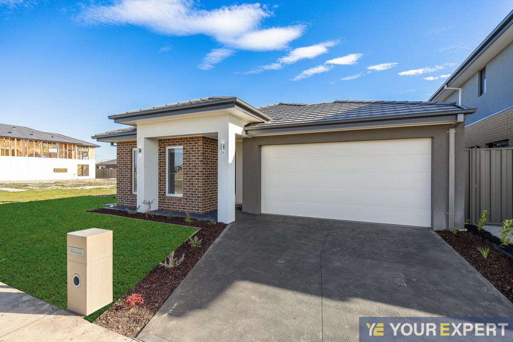 29 FOLLETT BVD, CLYDE, VIC 3978