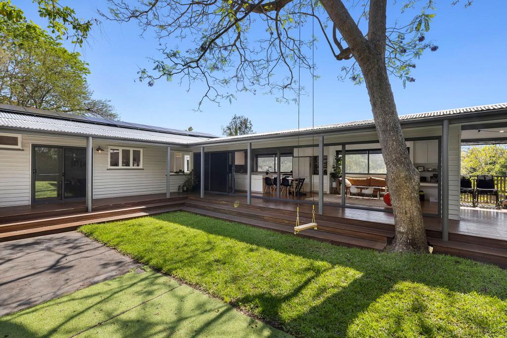 91 Coronation St, Bardon, QLD 4065