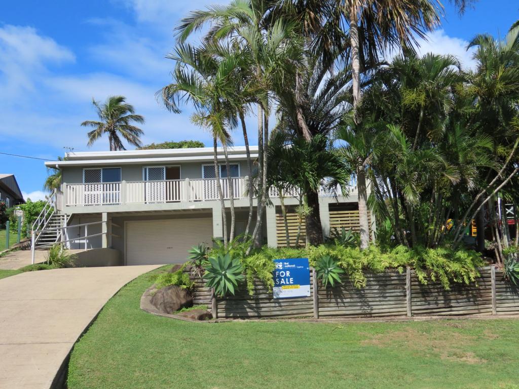 19 Crichton St, Sarina Beach, QLD 4737