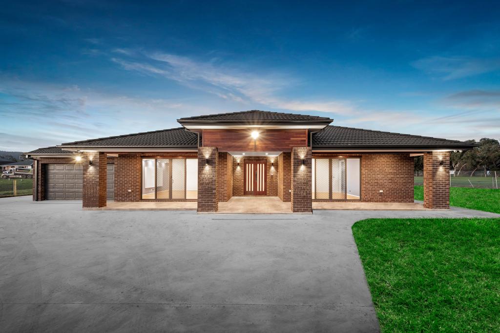 37 DUNNART BVD, WHITTLESEA, VIC 3757