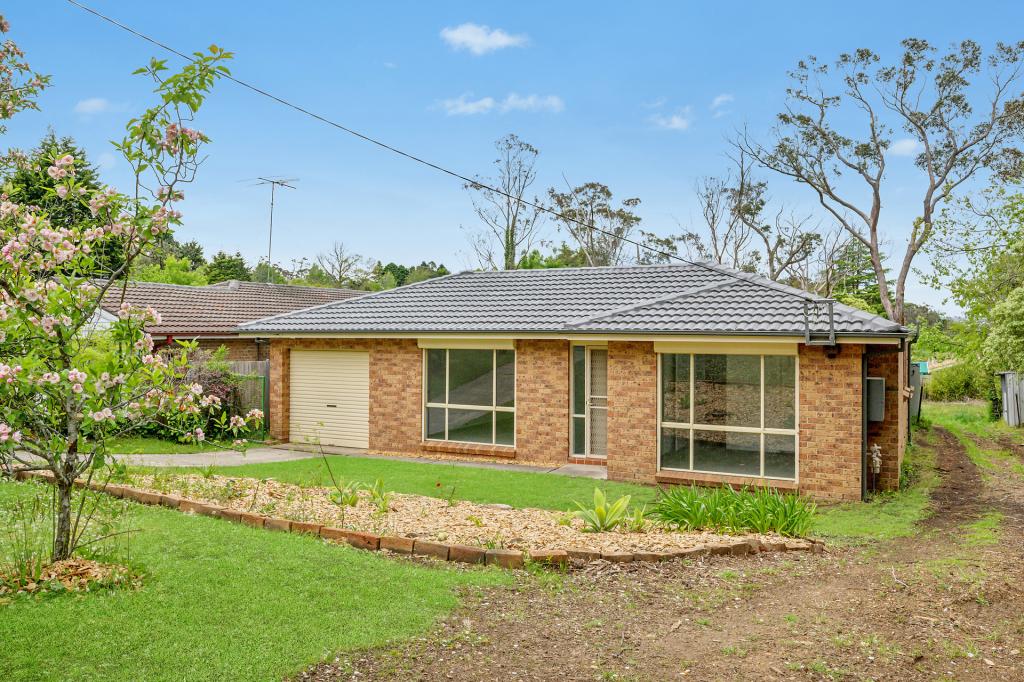 55 Hill St, Wentworth Falls, NSW 2782