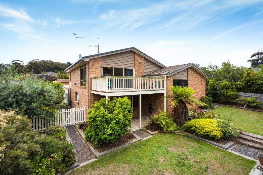 10 HAKEA PL, TURA BEACH, NSW 2548