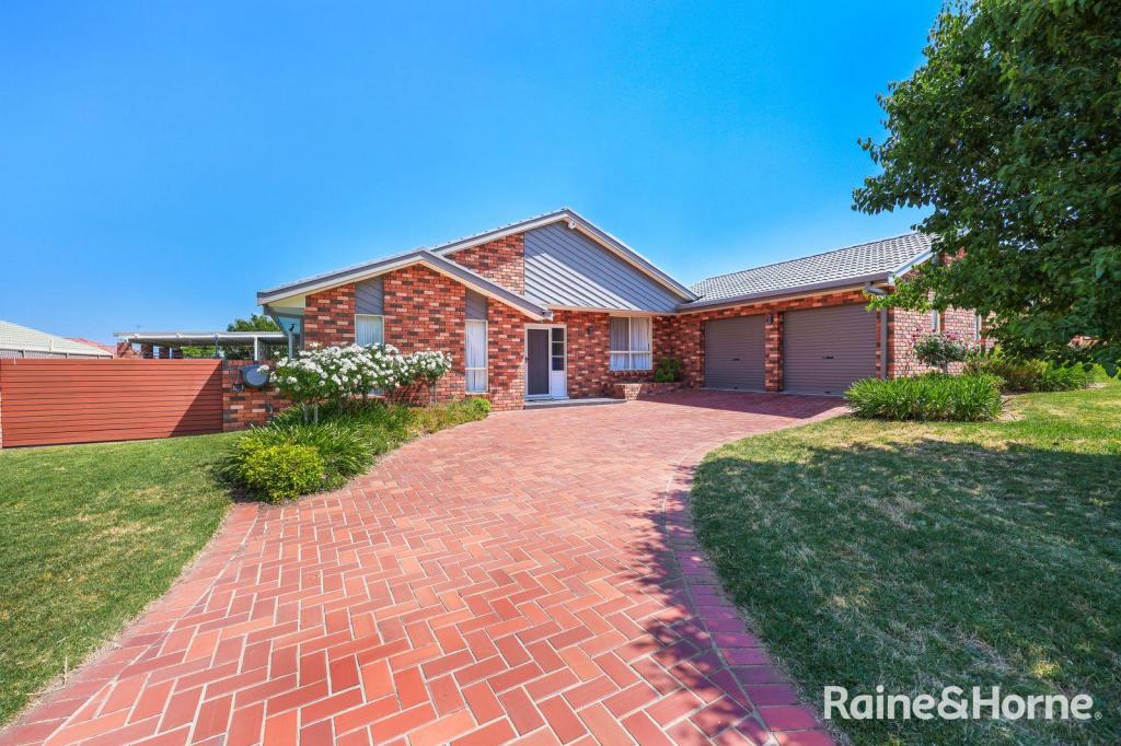 13 The Mews, Hillvue, NSW 2340