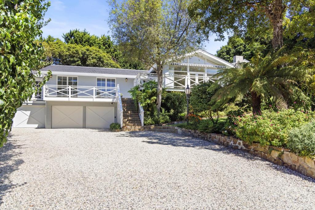 17a St Johns Lane, Mount Eliza, VIC 3930