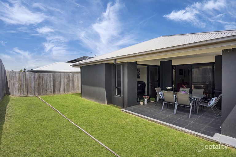 7 Aspen Way, Arundel, QLD 4214