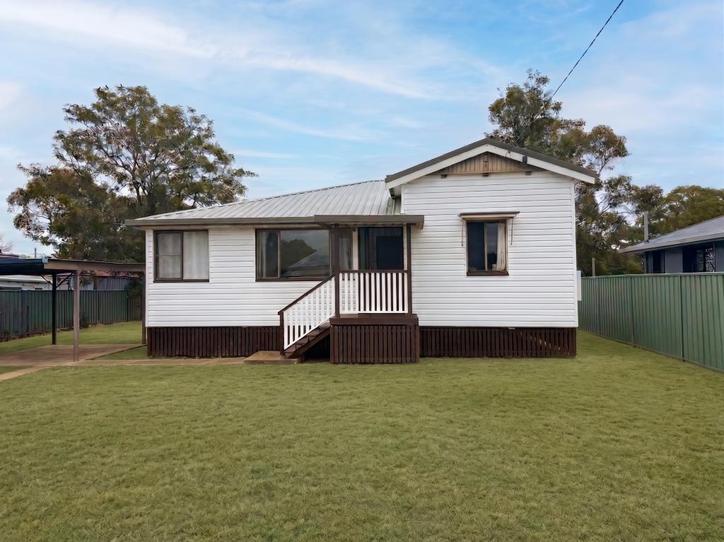 42 Cory St, Oakey, QLD 4401