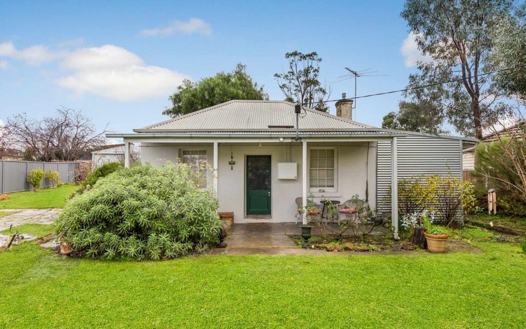 64 Mackenzie St W, Golden Square, VIC 3555