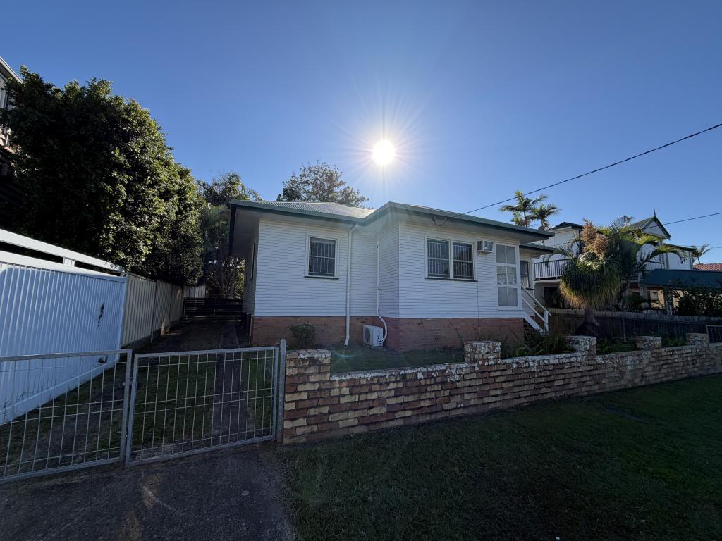 26 SHIELDS ST, REDCLIFFE, QLD 4020