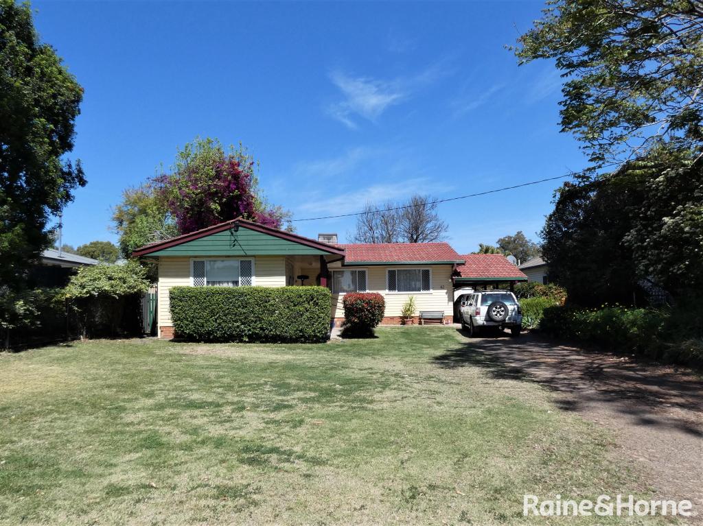 82 Greenbah Rd, Moree, NSW 2400