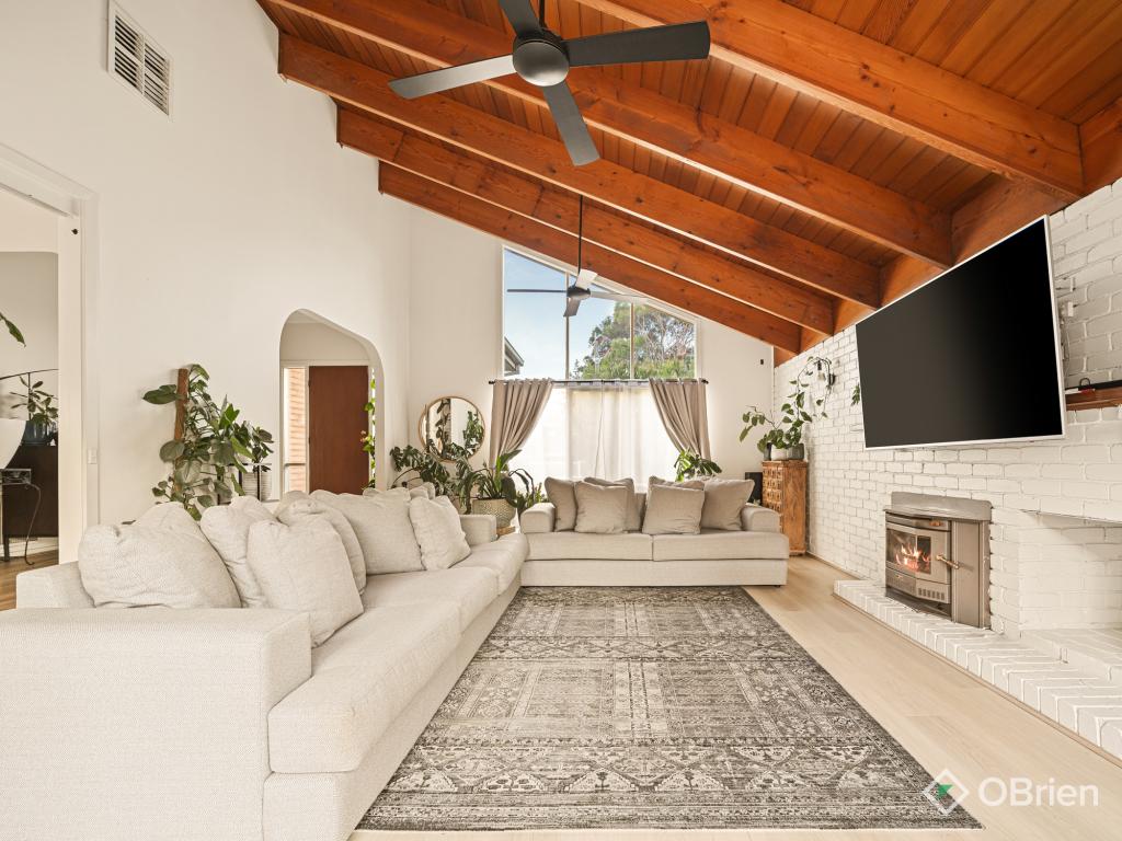 2 Pimmys Ct, Skye, VIC 3977