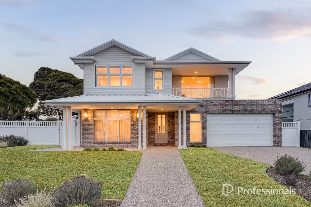 2 ELMWOOD CRES, GLEN WAVERLEY, VIC 3150