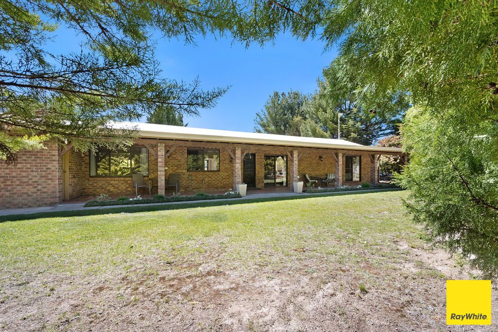 28 Merino Vale Dr, Wamboin, NSW 2620