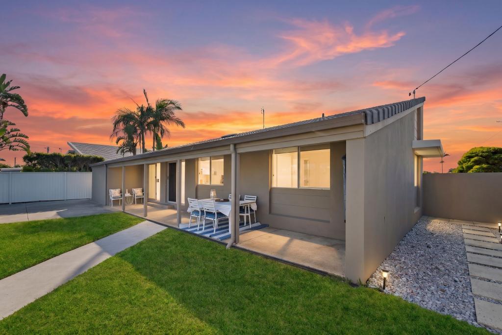 2/49 Saleng Cres, Warana, QLD 4575