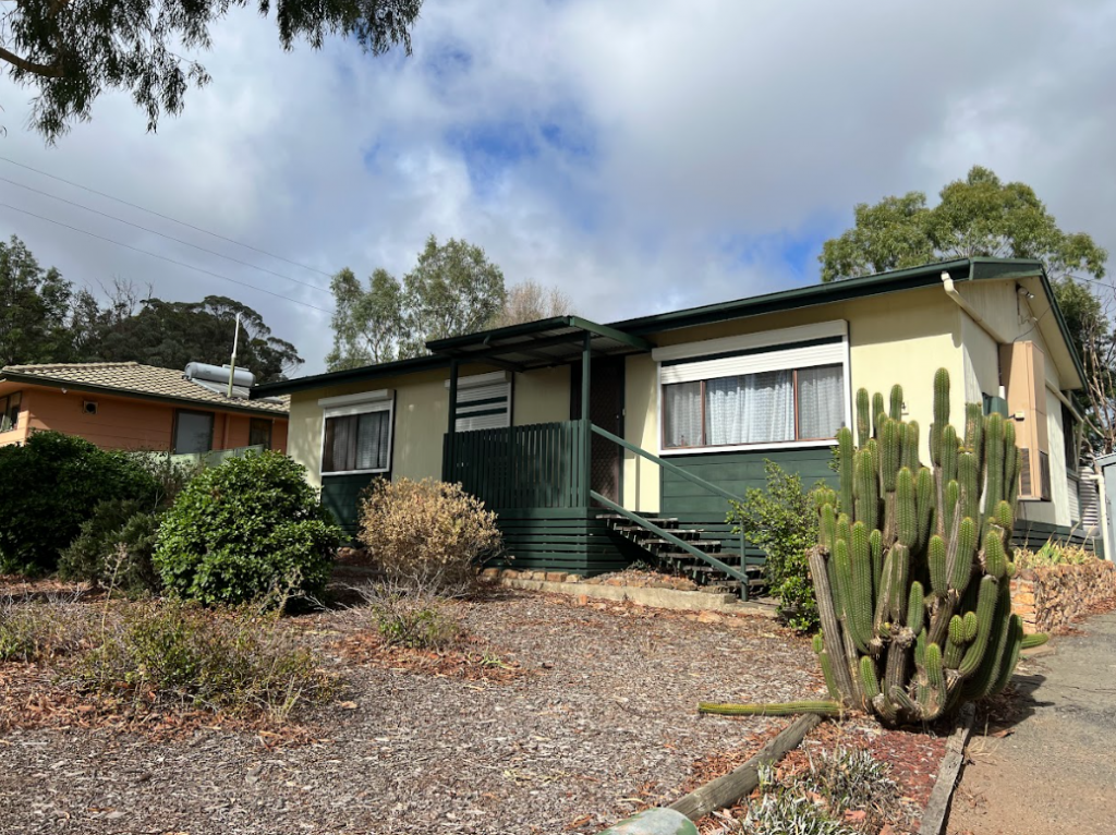 14 Geddes Ave, Clare, SA 5453