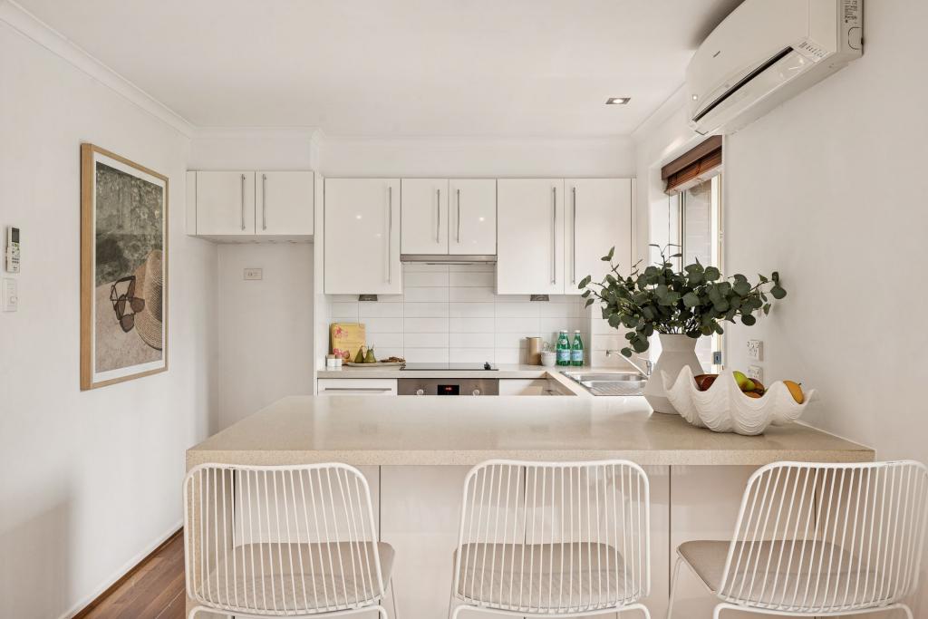 8/9 Jerdanefield Rd, St Lucia, QLD 4067