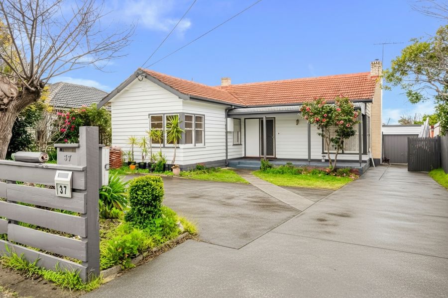 37 HIGH ST RD, ASHWOOD, VIC 3147