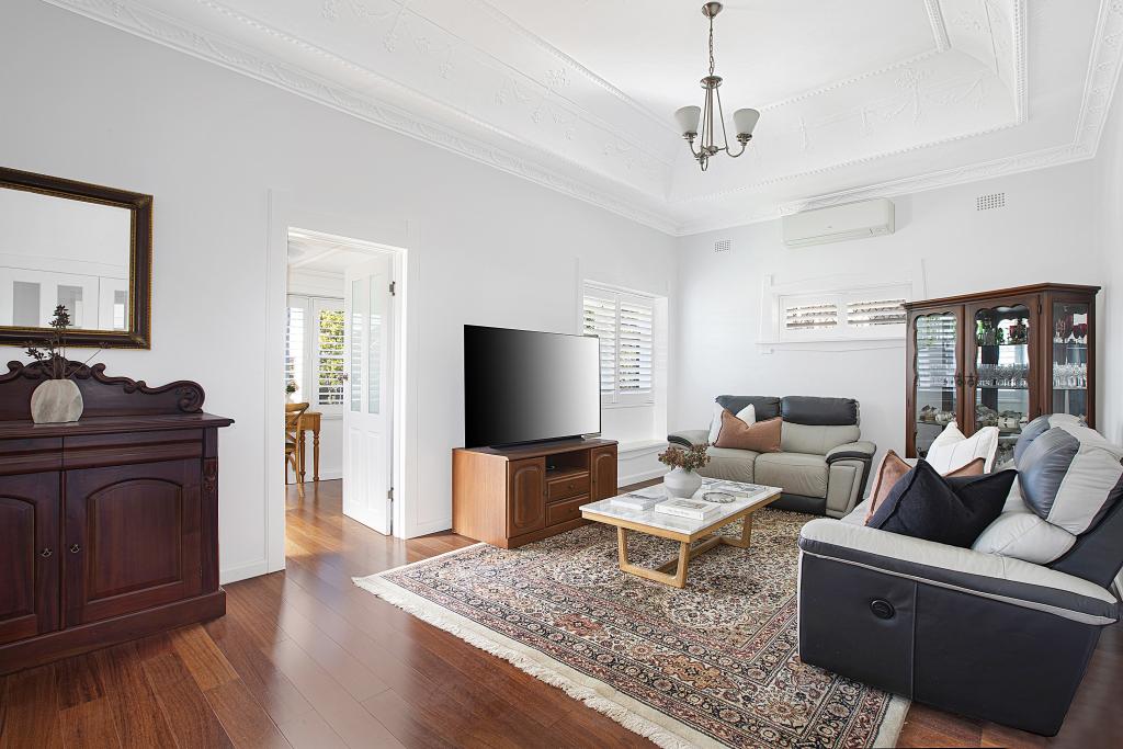 7 Dalmeny Ave, Russell Lea, NSW 2046