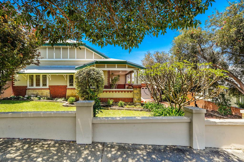 100 Edinboro St, Mount Hawthorn, WA 6016