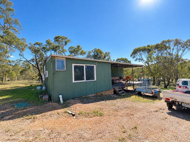 210 Cemetery Rd, Landsborough, VIC 3384