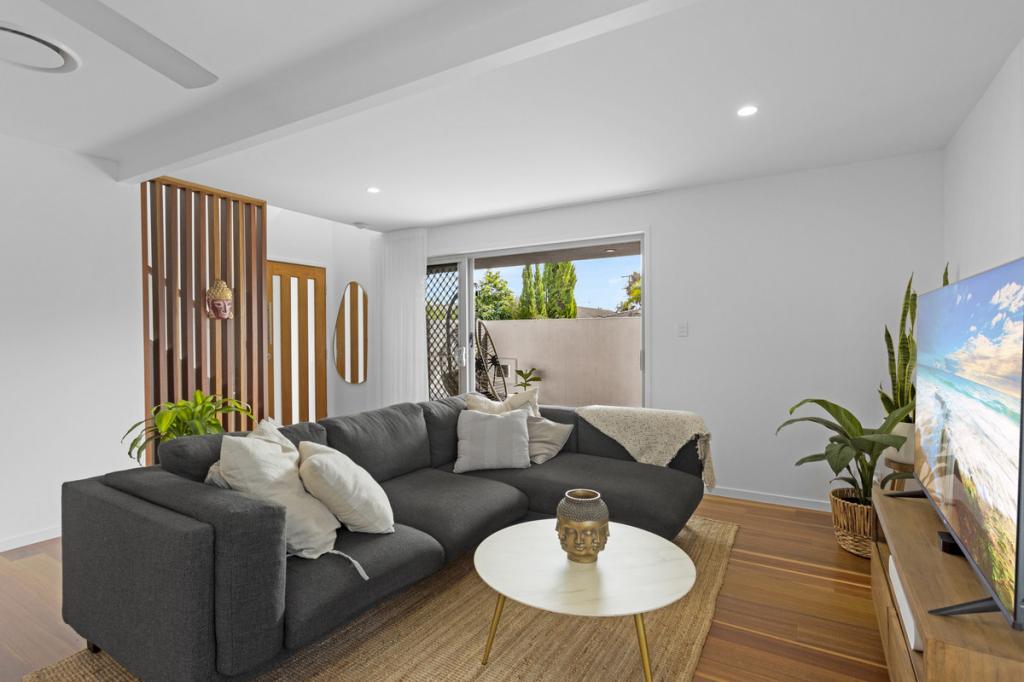 56 Fifth Ave, Palm Beach, QLD 4221