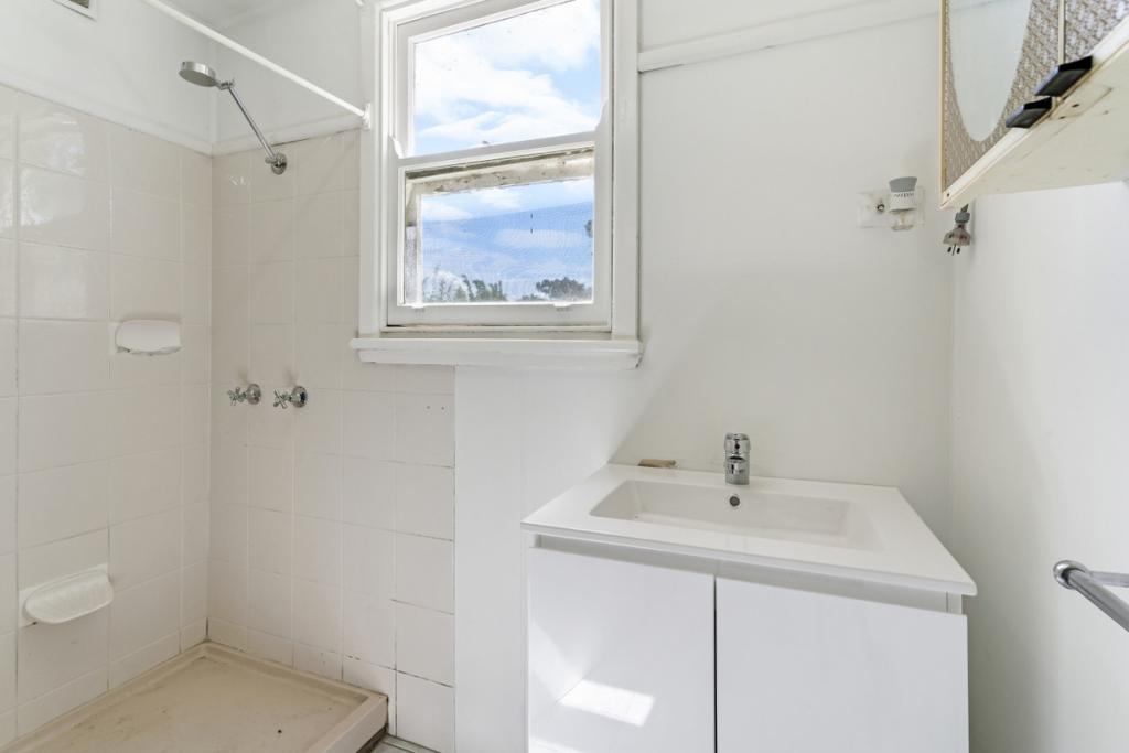 11 VIEW ST, THE ENTRANCE, NSW 2261