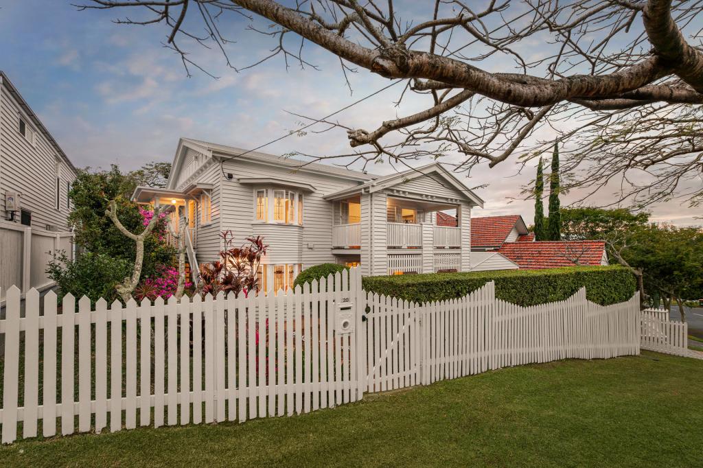 20 WELWYN CRES, COORPAROO, QLD 4151