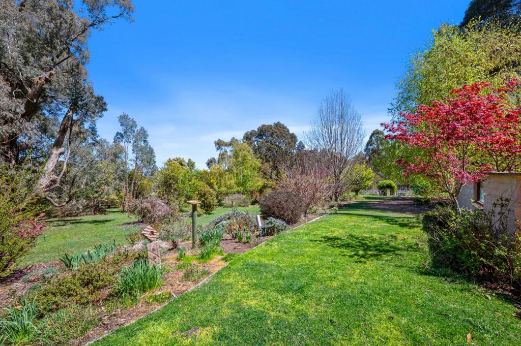 64 Bromfield Dr, Tolmie, VIC 3723