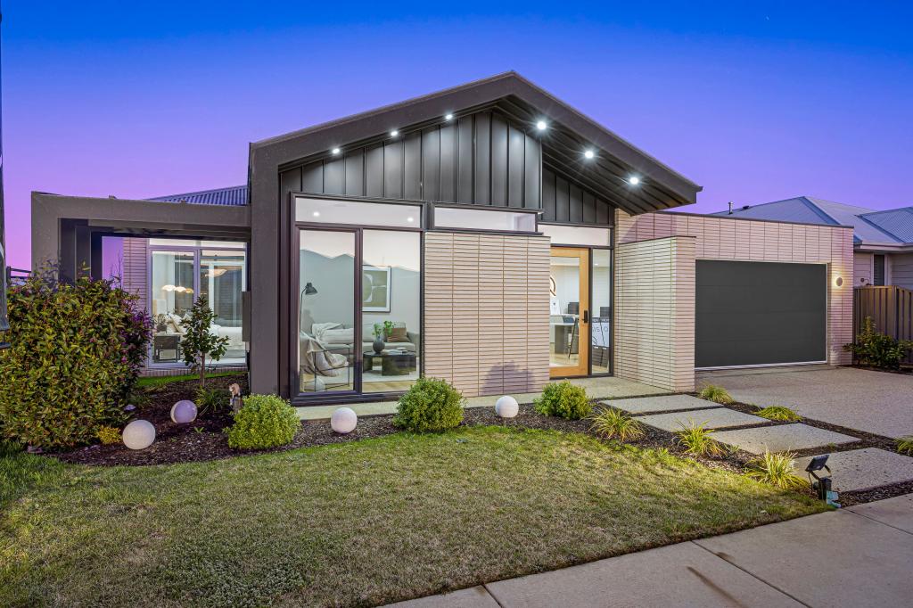 34 Blomeley Dr, Lucas, VIC 3350