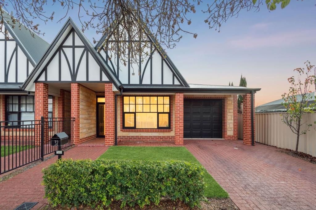32 Oval Ave, Woodville South, SA 5011