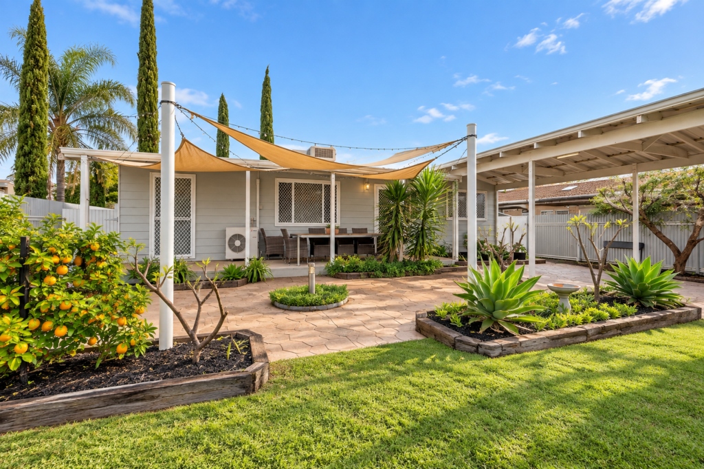 315 Collins St, West Lamington, WA 6430