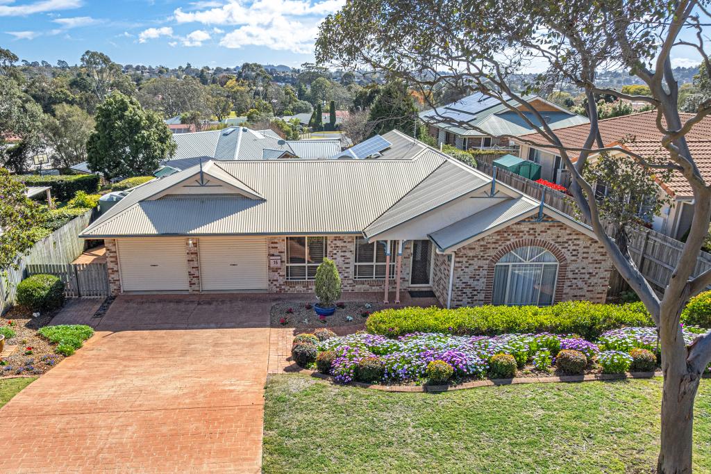 15 May Ct, Middle Ridge, QLD 4350