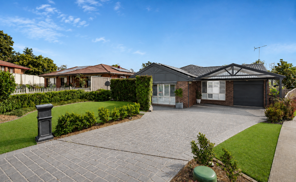 11 Wignell Pl, Mount Annan, NSW 2567