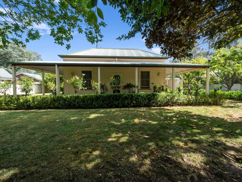 27 Church Street, Whorouly Via, Myrtleford, VIC 3737