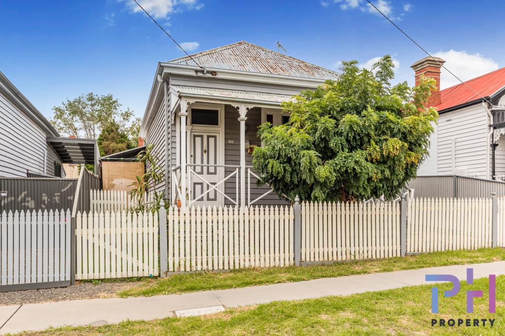 69 Gladstone St, Quarry Hill, VIC 3550