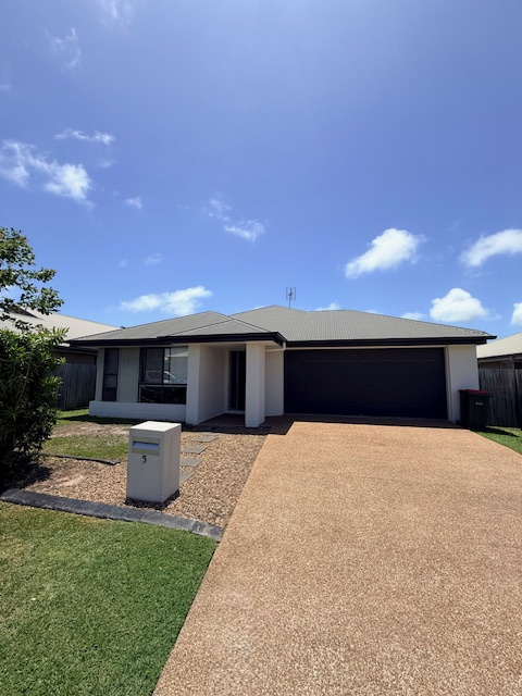 5 Lillee Ct, Urangan, QLD 4655