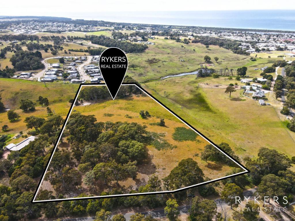 16 OSTLERS RD, LAKES ENTRANCE, VIC 3909