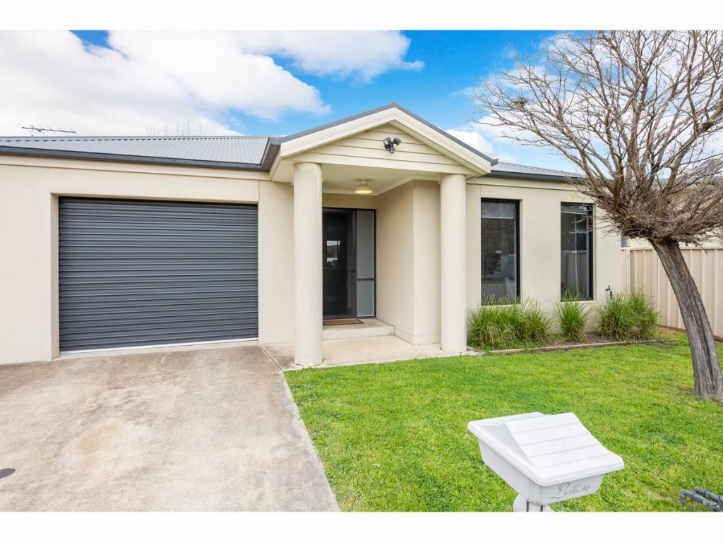 356 Cambourne St, Lavington, NSW 2641