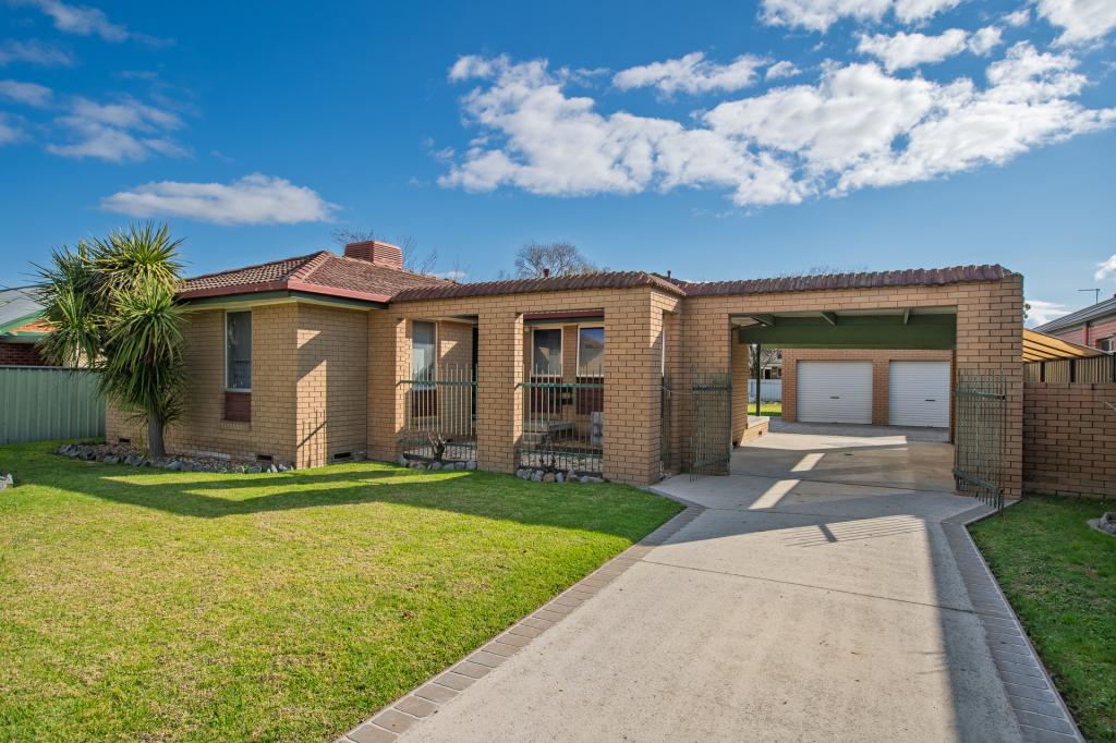 451 Danes St, Lavington, NSW 2641