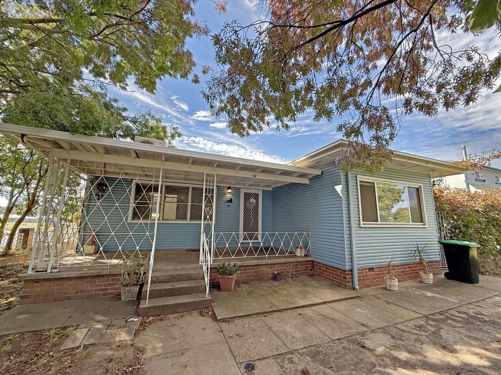 14 Binalong St, Young, NSW 2594