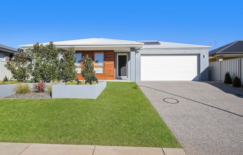 75 Felstead Cct, Thurgoona, NSW 2640