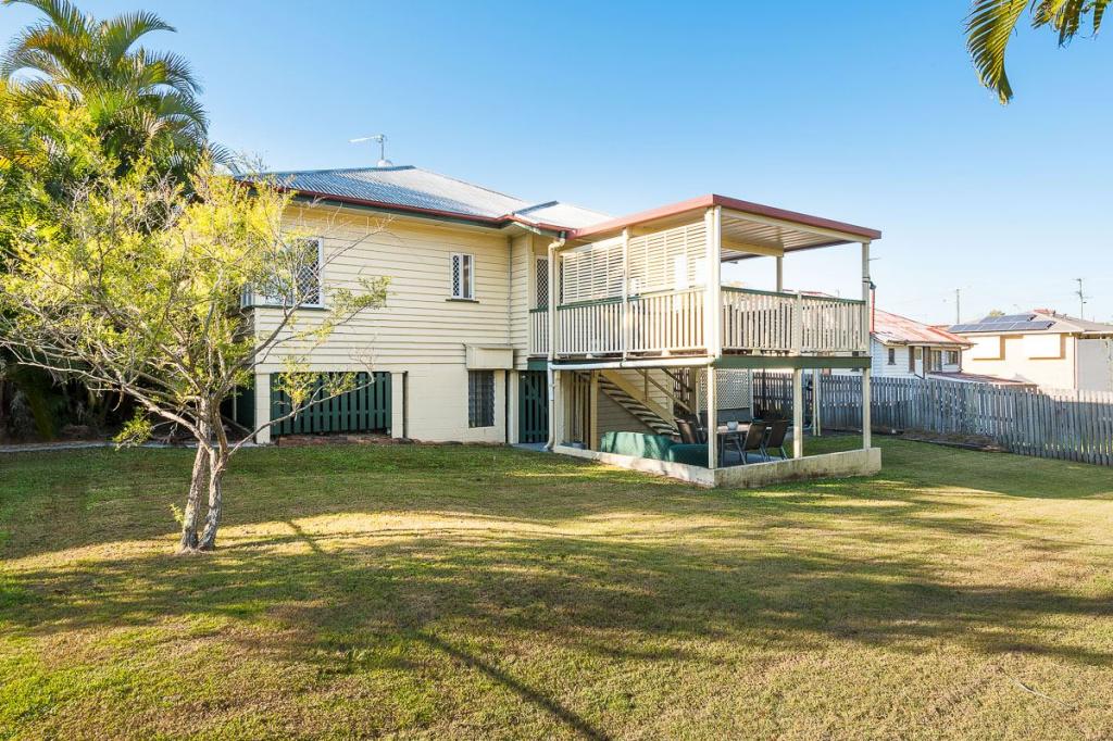 18 Campbell Tce, Oxley, QLD 4075