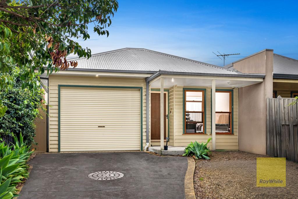 16b Millbank Dr, Deer Park, VIC 3023