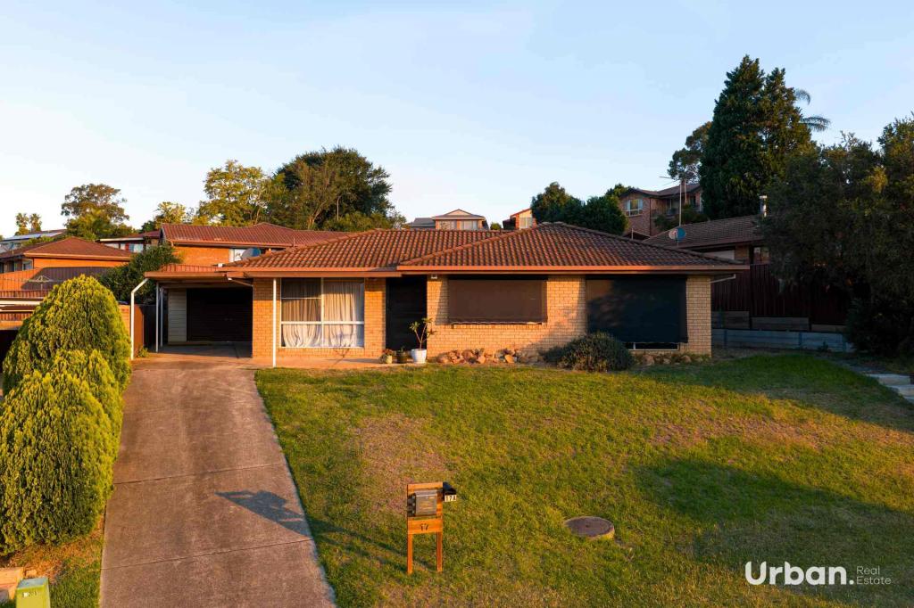 17 And 17a Lochalsh St, St Andrews, NSW 2566