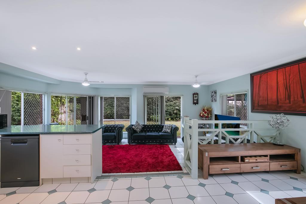 8 Cunningham Pl, Forest Lake, QLD 4078